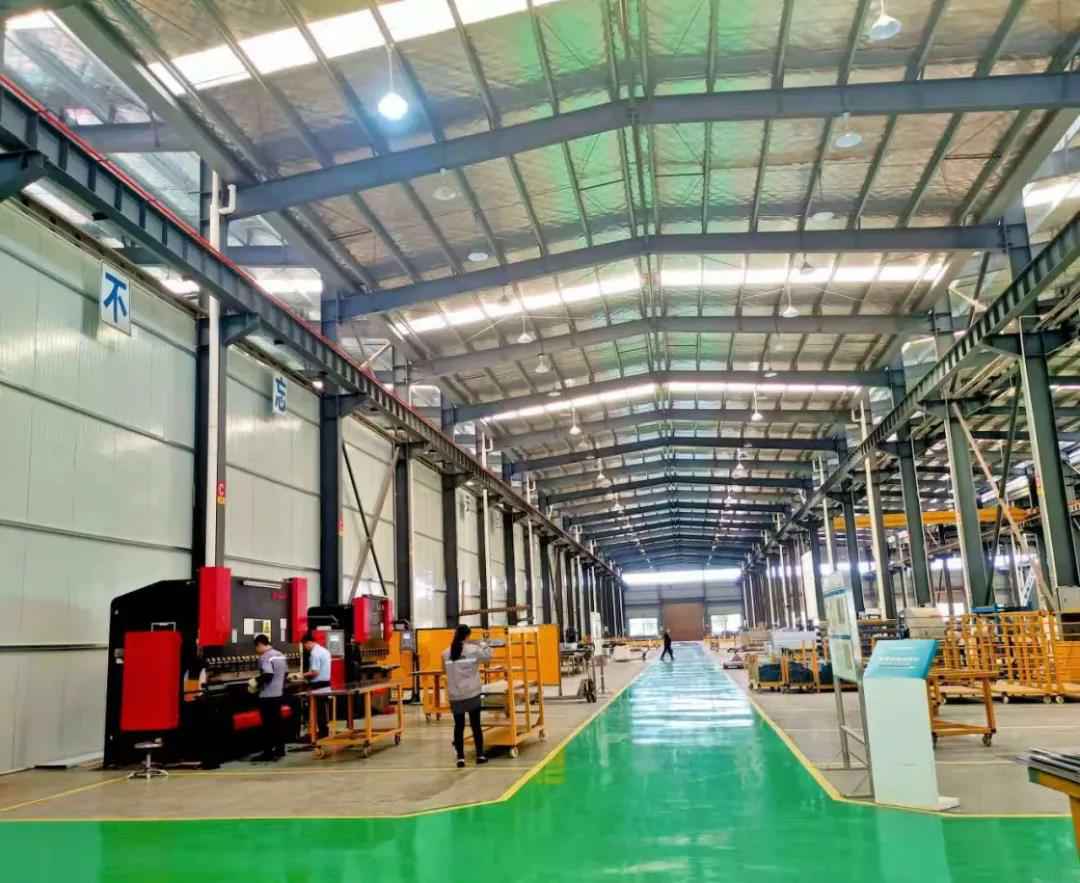 【开云手机站web版登录入口-开云online(中国)湖南生产基地】热火朝天生产忙，高质高效产精品！​